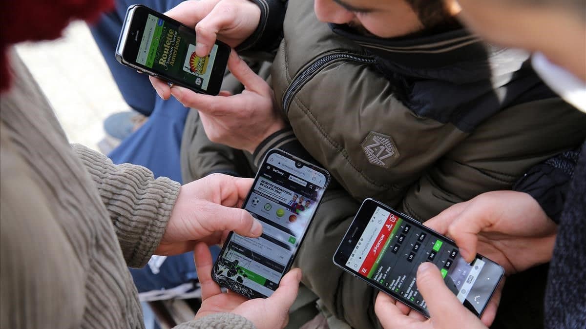 Guía familiar sobre prevención y detección de conductas de riesgo relacionadas con juegos de apuestas y videojuegos